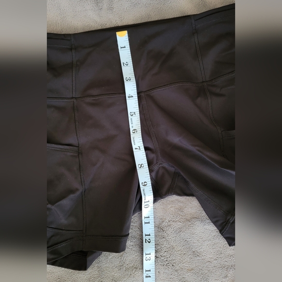 NWOT Lululemon Biker Shorts 5in size 4 with pockets - Picture 7 of 8